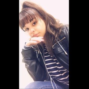 Meet your Posher, Evana